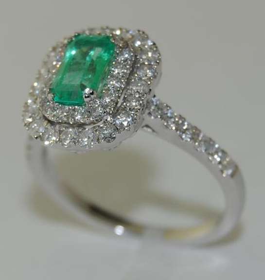 Beautiful Emerald and Diamond 18kt Cocktail Ring