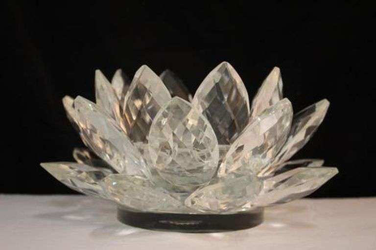 Lotus Pillar Candleholder