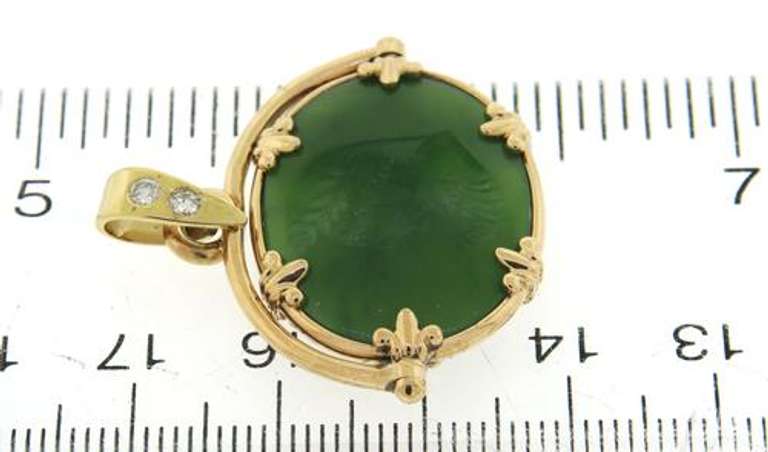 Beautiful Green Jade and 2 Diamonds Pendant
