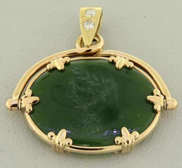 Beautiful Green Jade and 2 Diamonds Pendant