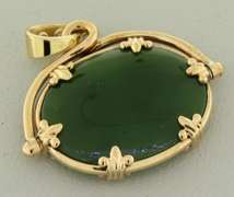 Beautiful Green Jade and 2 Diamonds Pendant