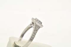 LADIES BRAND NEW WHITE GOLD DIAMOND RING