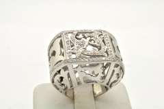 UNIQUE 18 KT WHITE GOLD DIAMOND RING