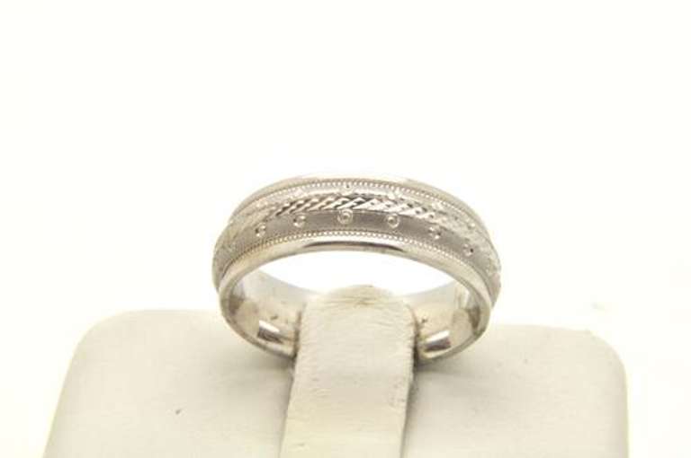 14 KT WHITE GOLD LADIES WEDDING BAND