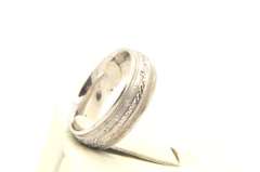 14 KT WHITE GOLD LADIES WEDDING BAND