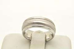 LADIES 14 KT WHITE GOLD BRAND NEW WEDDING BAND