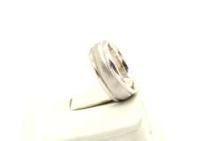 LADIES 14 KT WHITE GOLD BRAND NEW WEDDING BAND