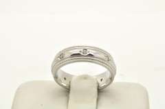 LADIES 14 KT DIAMOND BAND