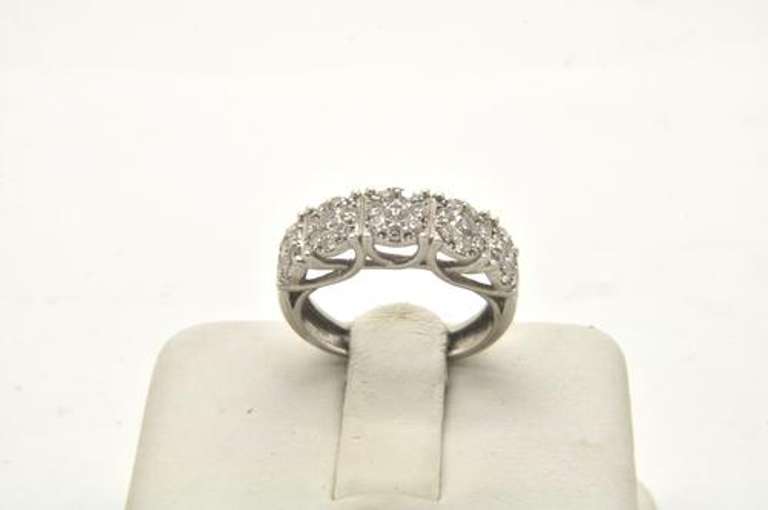 LADIES 18 KT WHITE GOLD AND DIAMOND BAND