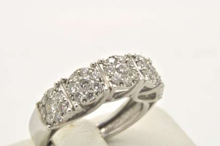 LADIES 18 KT WHITE GOLD AND DIAMOND BAND