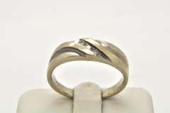 MENS 10 KT WHITE GOLD DIAMOND RING