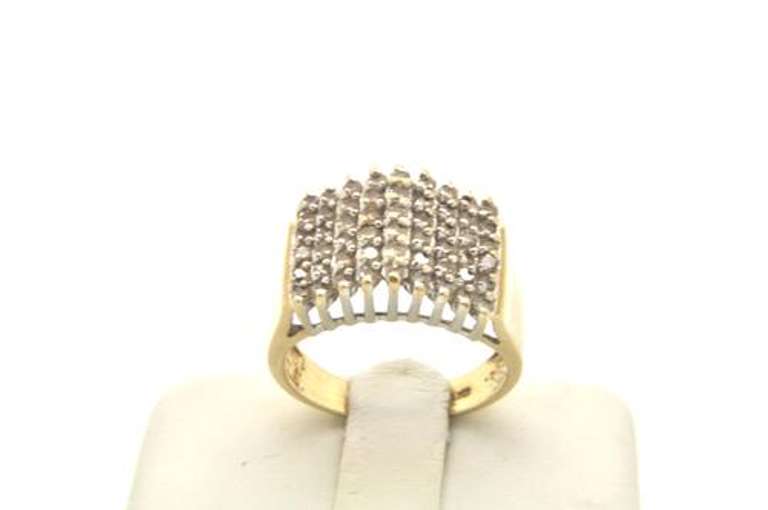 LADIES 10 KT GOLD DIAMOND PYRAMID RING