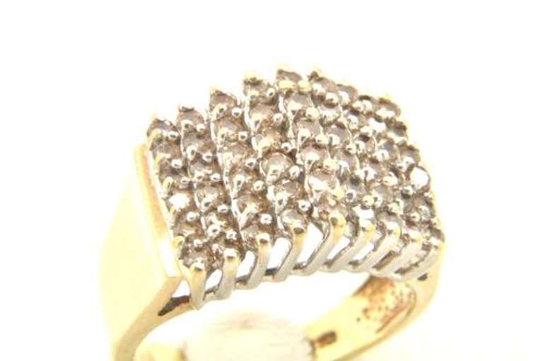 LADIES 10 KT GOLD DIAMOND PYRAMID RING