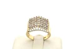 LADIES 10 KT GOLD DIAMOND PYRAMID RING