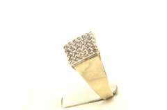 LADIES 10 KT GOLD DIAMOND PYRAMID RING
