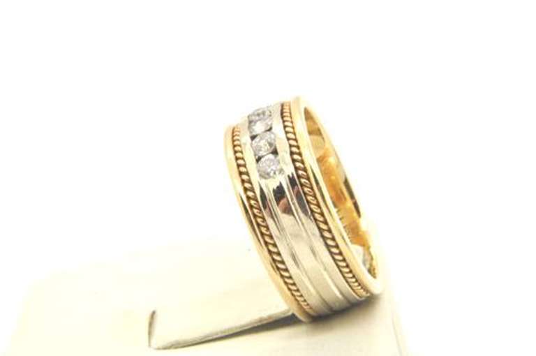 MENS 14 KT WHITE & YELLOW GOLD DIAMOND BAND