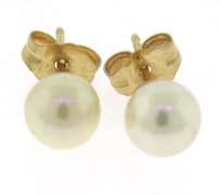 Simple 14kt YG Pearl Stud Earrings