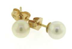 Simple 14kt YG Pearl Stud Earrings