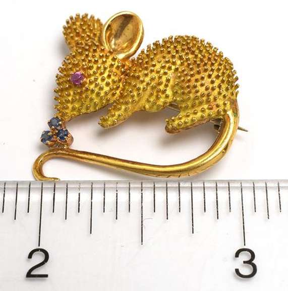 18KT Yellow Gold Mouse Pin w/ Ruby & Sapphire Accents