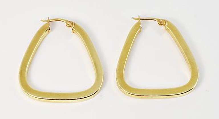 Fashionable Squared Hoop Earrings in 14K