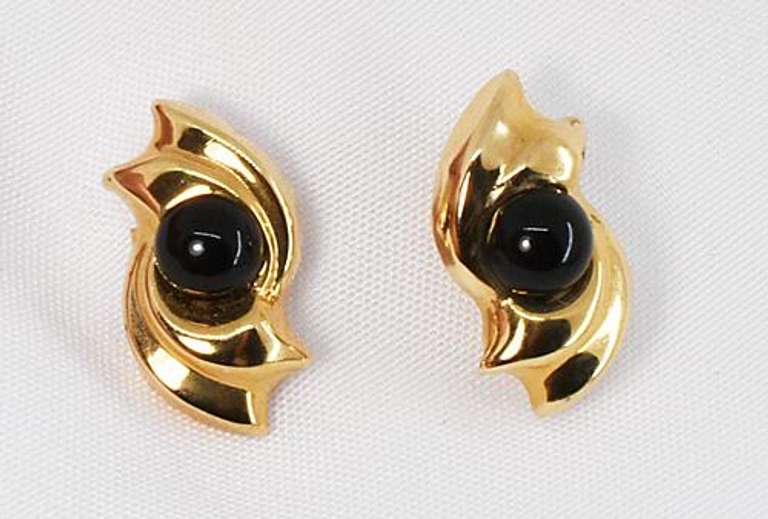 Suave Black Onyx Earrings in 14K Yellow Gold