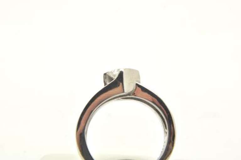 LADIES 14 KT WHITE GOLD LEO DIAMOND SET