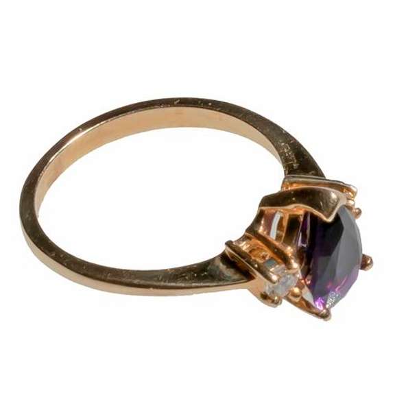 14k Yellow Gold Diamond And Amethyst Ring