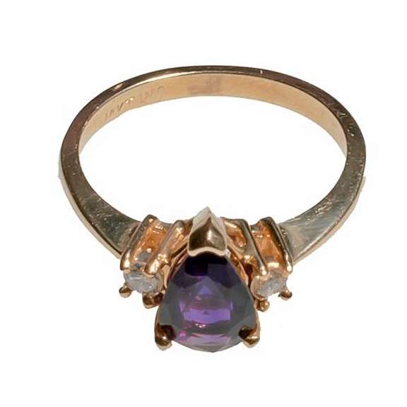 14k Yellow Gold Diamond And Amethyst Ring