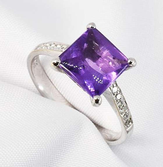Chic Amethyst and Diamond Ring in 14K White Gold