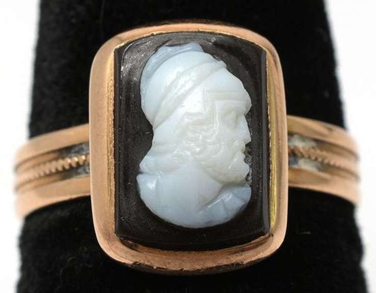 Cameo Ring in 14KT Yellow Gold