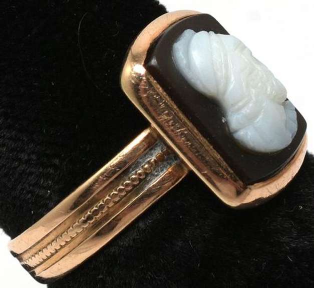 Cameo Ring in 14KT Yellow Gold