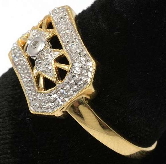 Very Attractive Diamond Ring, 14KT