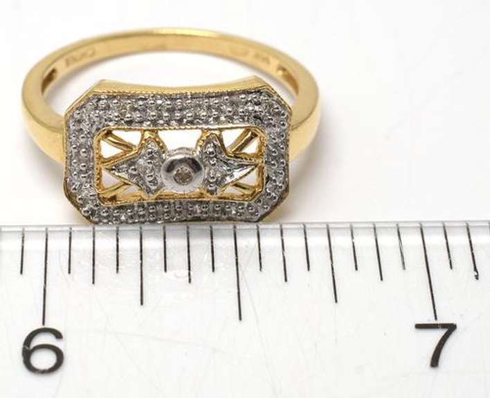 Very Attractive Diamond Ring, 14KT
