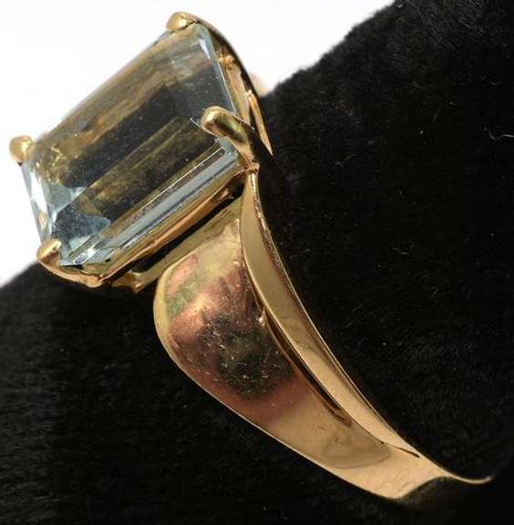 Incredible Blue Topaz Ring, 14KT