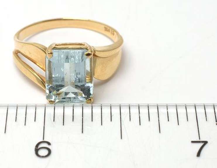 Incredible Blue Topaz Ring, 14KT
