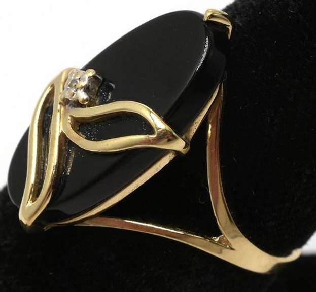 Vintage Black Onyx Ring in 14KT