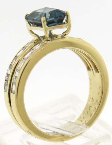 Pleasing 18kt London Blue Topaz w Baguette Diamond Ring