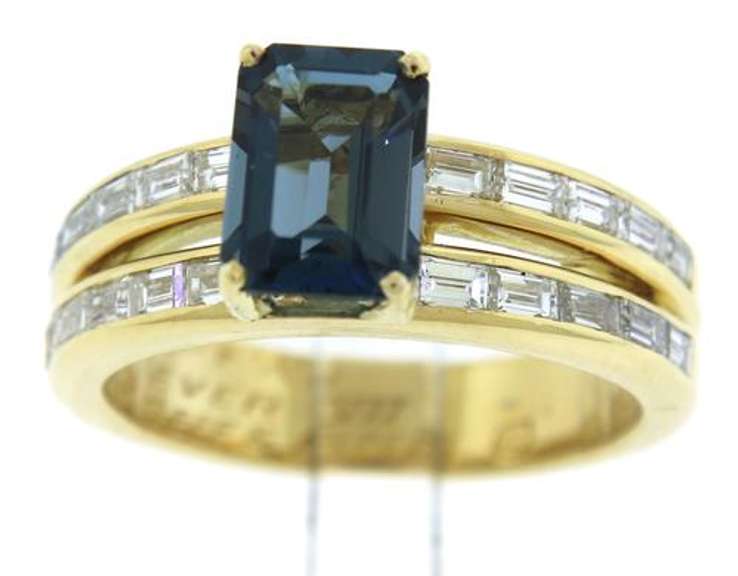 Pleasing 18kt London Blue Topaz w Baguette Diamond Ring