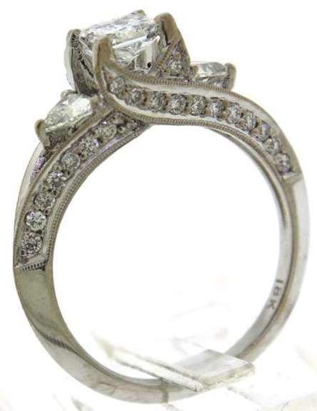 Glamorous 18kt WG Princess Cut Engagement Ring