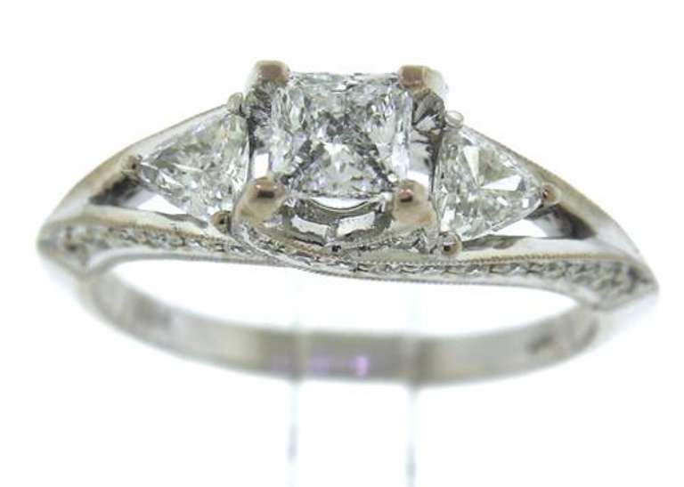 Glamorous 18kt WG Princess Cut Engagement Ring