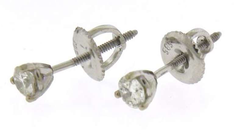 Nice Round Brilliant Cut Diamond Stud Earrings