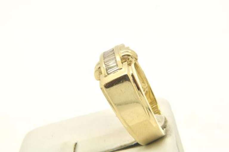 MENS 14 KT GOLD DIAMOND BAND
