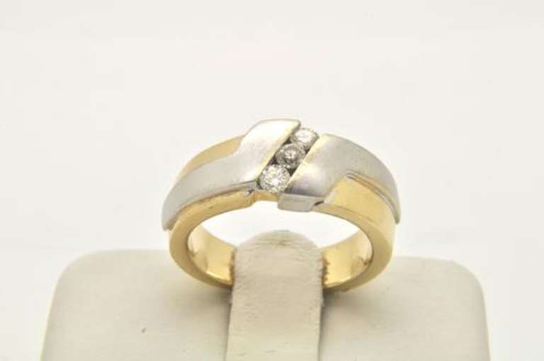 MENS WHITE AND YELLOW 14 KT DIAMOND BAND