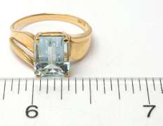 Incredible Blue Topaz Ring, 14KT