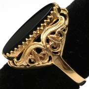 Beautiful Onyx Vintage Ring in Gold