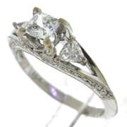 Glamorous 18kt WG Princess Cut Engagement Ring