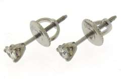 Classic 14kt White Gold Diamond Stud Earrings