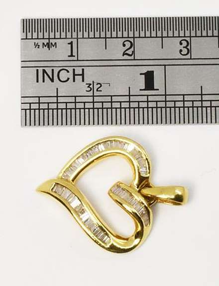 Lovely Baguette Diamond Pendant