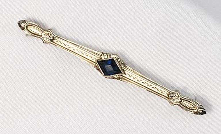 Tasteful White Gold & Sapphire Bar Pin