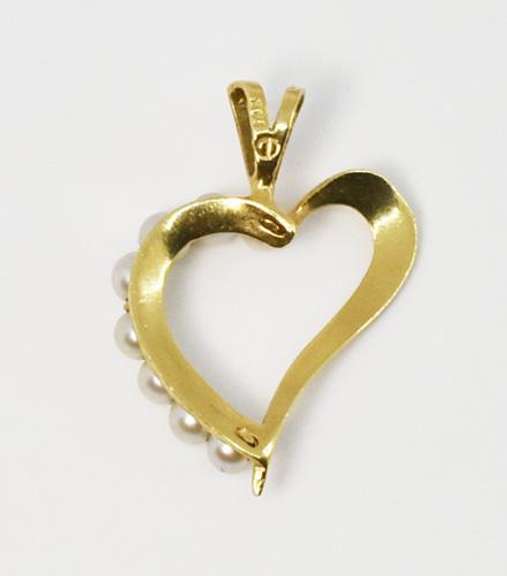 Feminine 14k Heart with Pearls